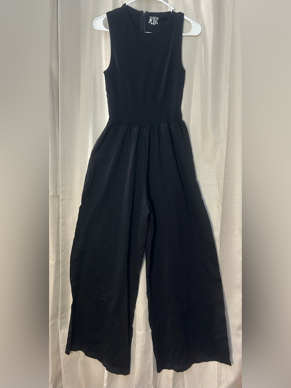 0QQ Black Sleeveless Wide Leg Jumpsuit Romper